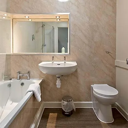 Blue Bell Hotel 3*
